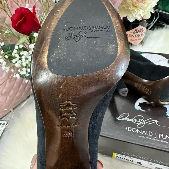 Authentic DONALD J. PLINER BLACK SUEDE DUGAN BOOTS BOOTIES SIZE 6 M - Picture 5 of 7